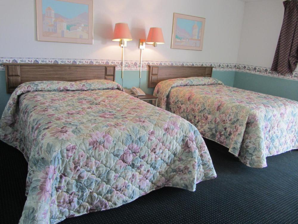 Double Room with Two Double Beds interior