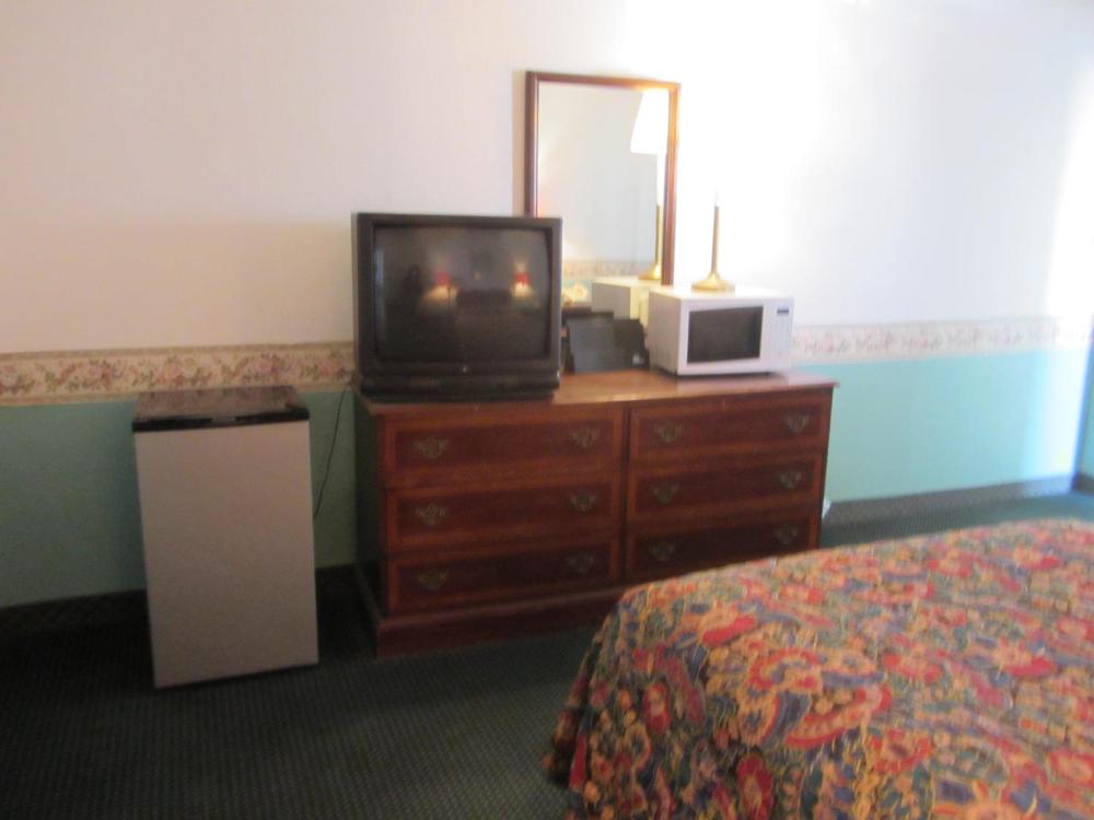 One Bed interior
